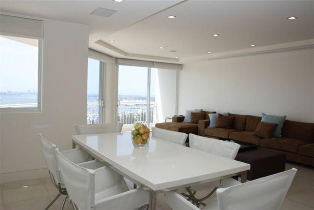 Ocean Sands Resort Gold Coast Room photo